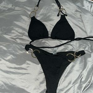 Black bikini